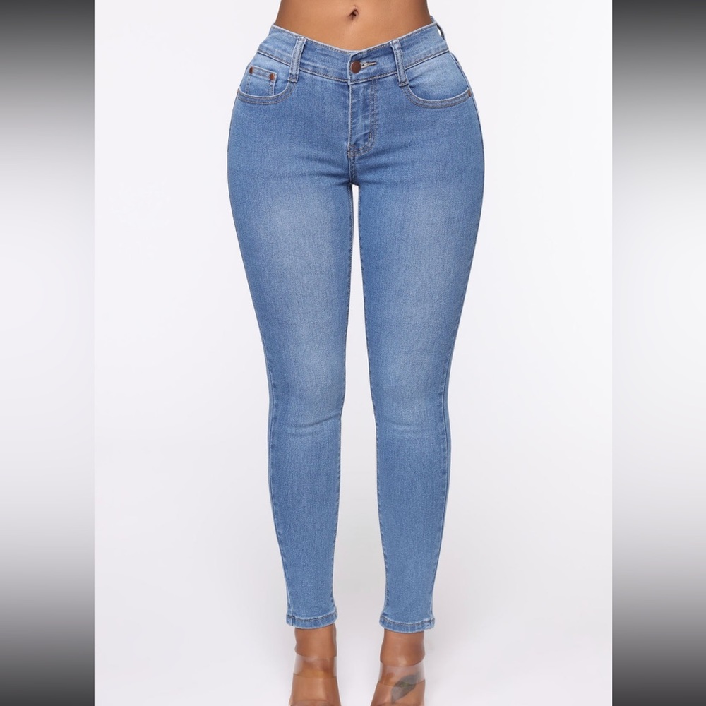 Booty Ripped Jeans - Picture 4 of 4